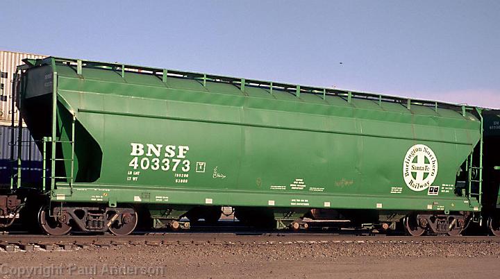 BNSF 403373 GRAIN CAR.jpg